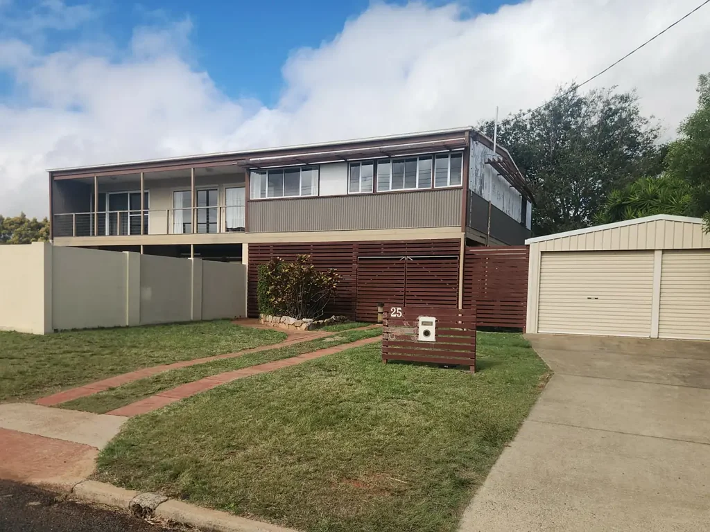 Kingaroy 5બેડરૂમ COMPLETE THE RENOVATIONS AND REAP THE REWARDS