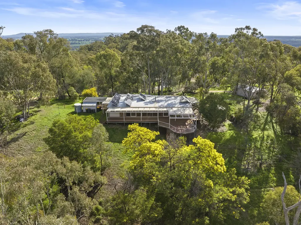 Markwood 4 Bedroom Architectural Country Living with Unforgettable Valley Views