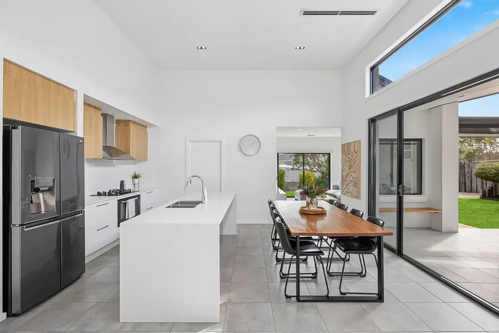 Mount Barker 4Kwarto Simonds style & rural serenity captured in Clover Park Estate.