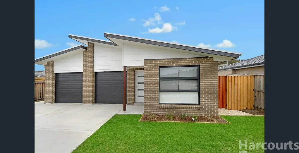 MODERN & LOW-MAINTENANCE LIVING