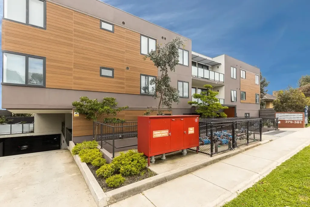 Modern & Stylish Apartment in Prime Burwood Location