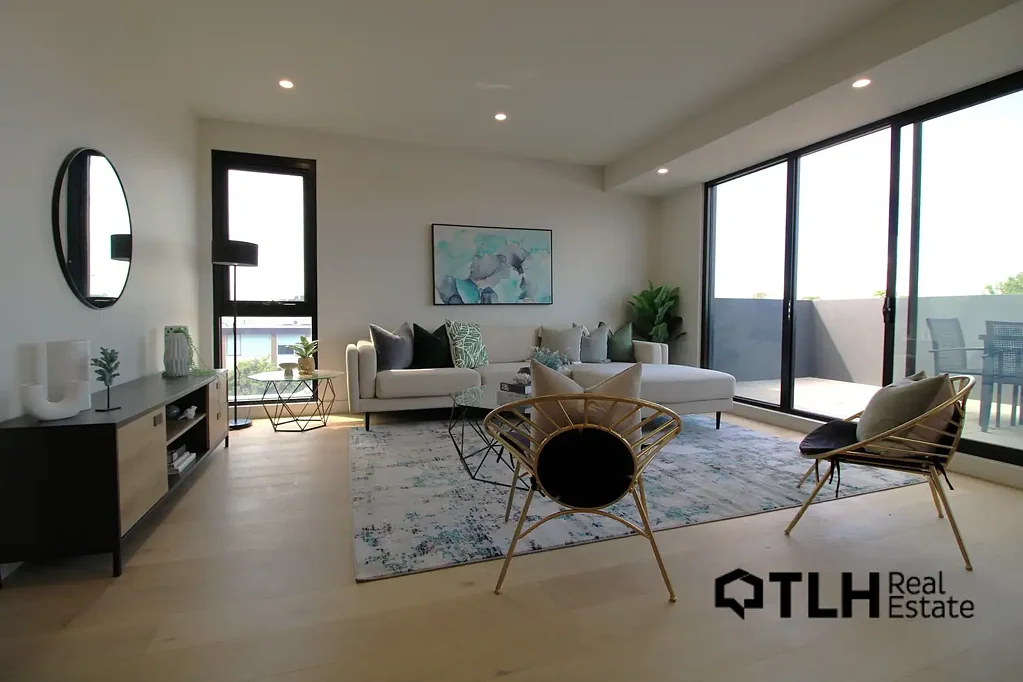 Spacious and Stylish 2 Bedroom, 2 Bathroom Contemporary Apartment