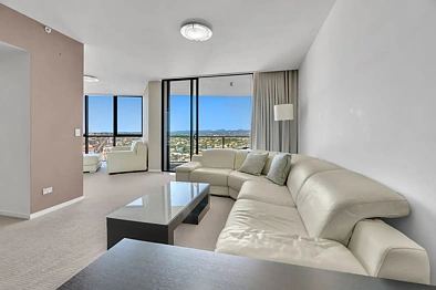 Broadbeach 1कमरा OVERSIZED 1 BEDROOM + MULTI PURPOSE ROOM (2nd bedroom) STUNNING OCEAN & RIVER VIEWS