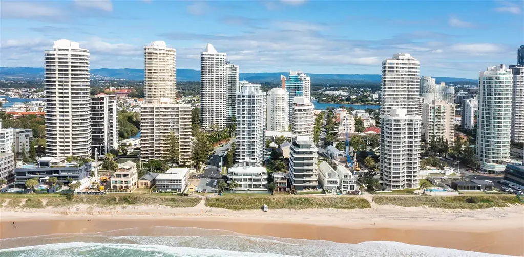 Main Beach 2Kwarto Renovators Delight - 2 Bedroom 2 Bathroom - Main Beach across from the beach