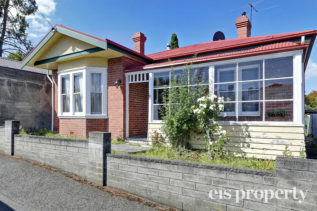 Sandy Bay 4 Slaapkamer Timeless Sandy Bay Charm in an Enviable Lifestyle Setting