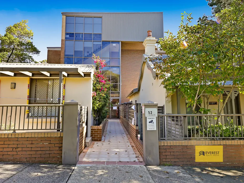 Homebush West 2 Slaapkamer Luxury Split-Level Living in the Heart of Homebush West