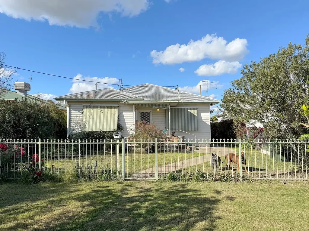 36 Dover Street, Moree, NSW 2400