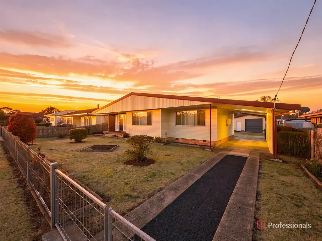 Armidale 3Zimmer A Blank Canvas Awaits on Mossman Street!