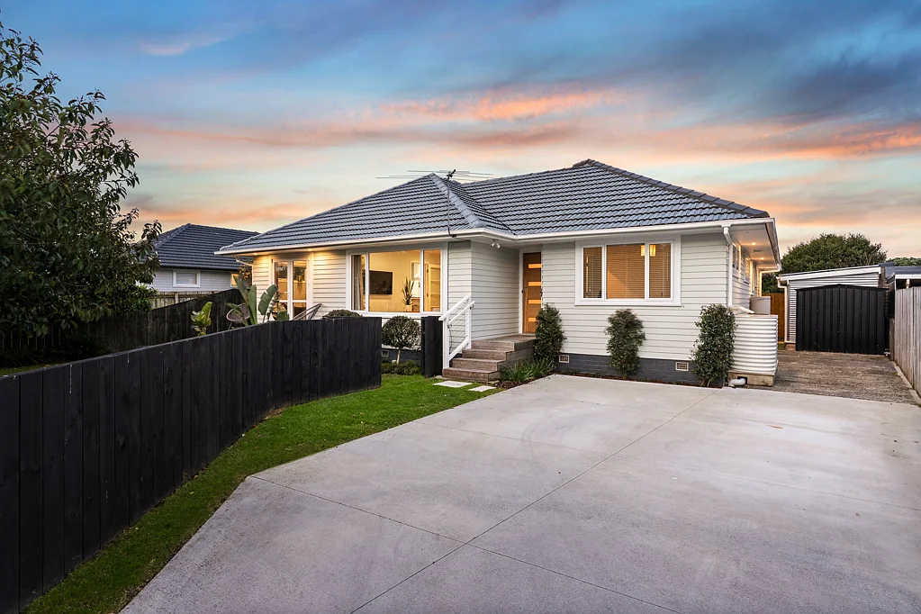 11 Roby Street, Te Atatu Peninsula, Waitakere City, Auckland