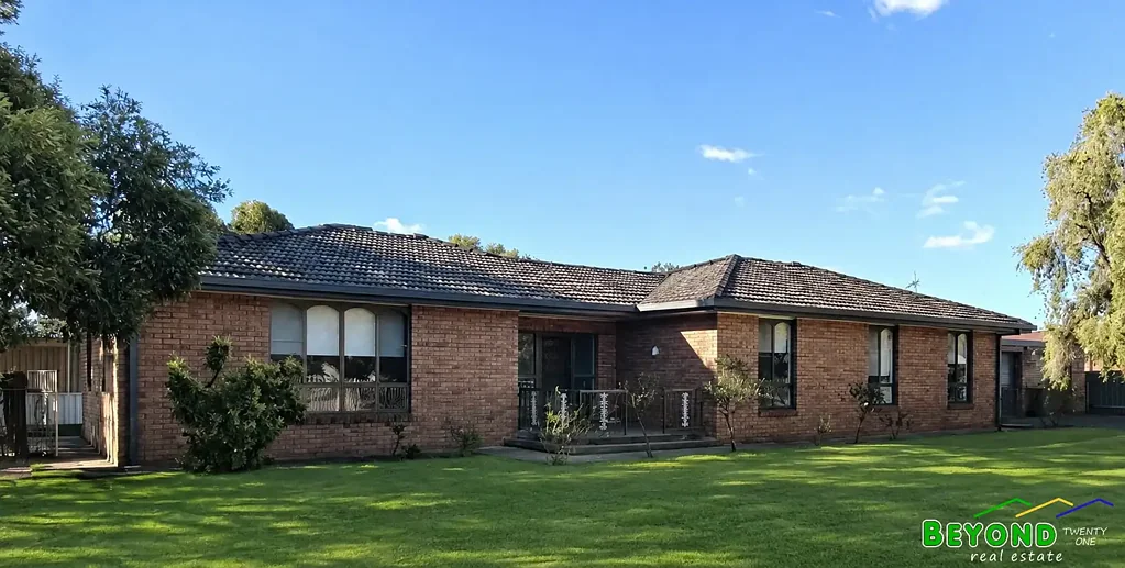14 Bobs Street, Gilgandra, NSW 2827, 4 Bedrooms, 2 Bathrooms, House