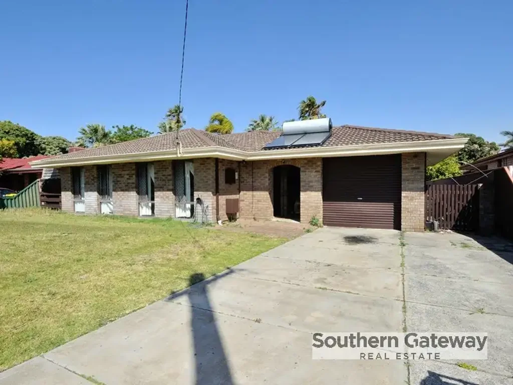 Cooloongup 4房  AFFORDABLE BRICK & TILE FAMILY HOME