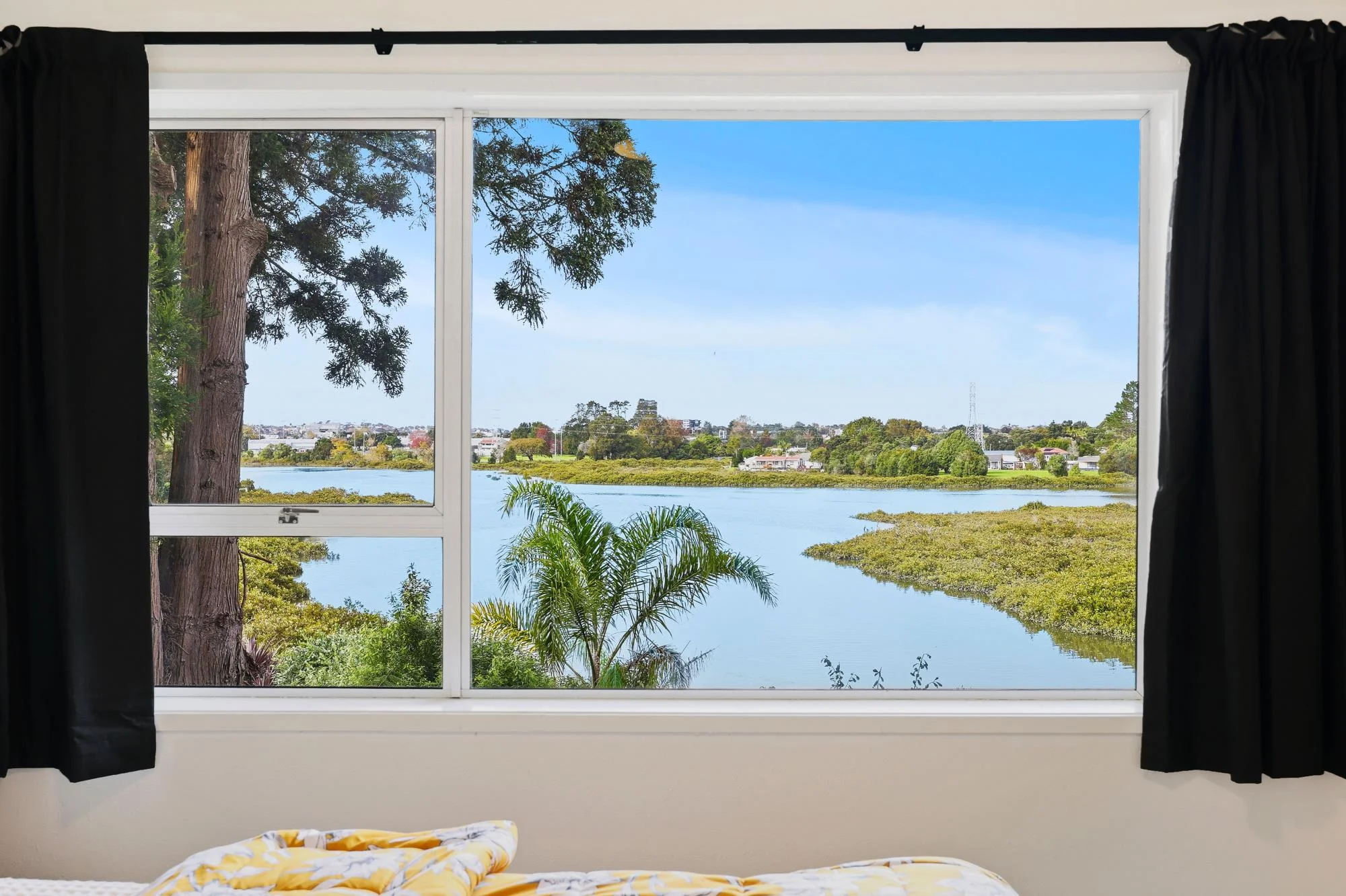 Avondale 6房 Waterfront Home & Income - Water views & Privacy
