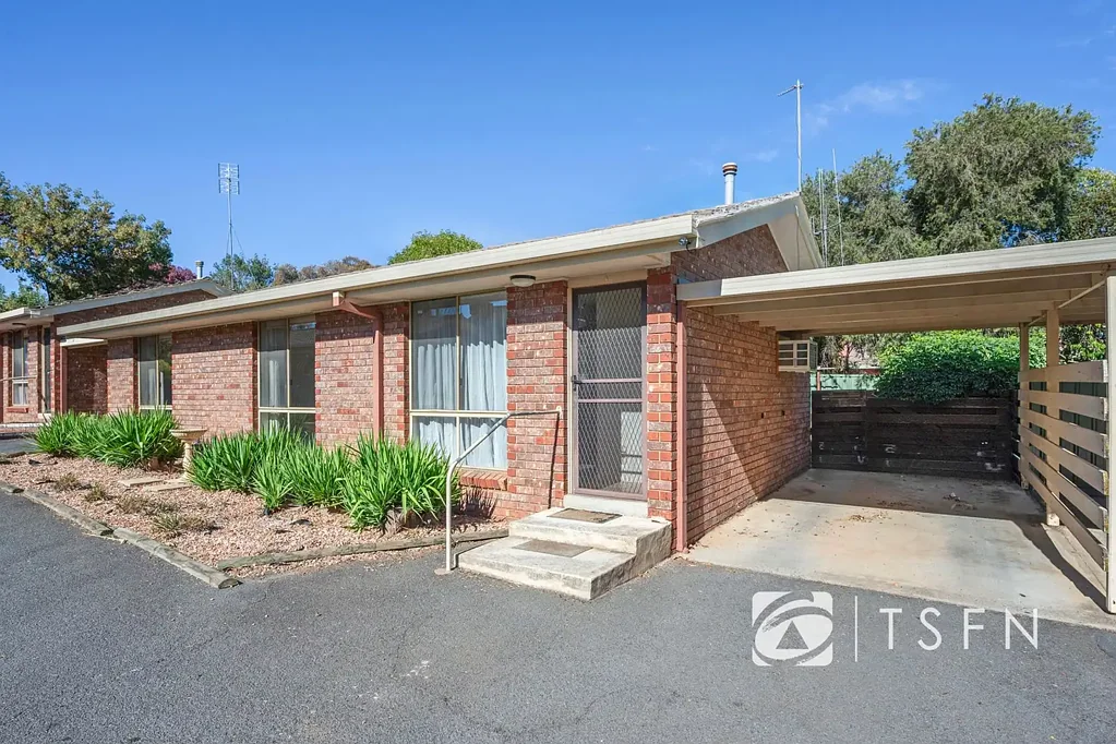 2/8 Clarke Street, Kennington, VIC 3550