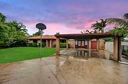2 Winchester Court, Kirwan