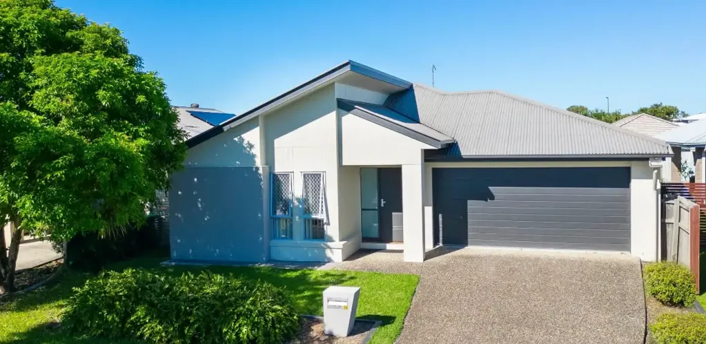 Modern 4-Bedroom Home with Ducted Air + Dual Living