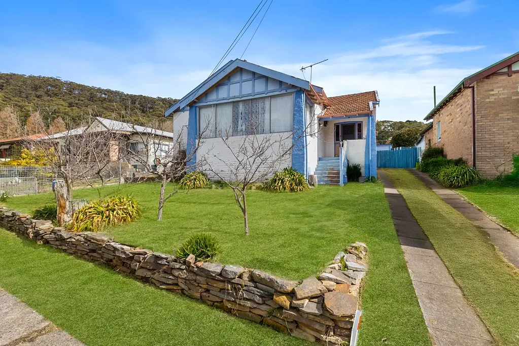 Lithgow 3Zimmer Solid Double‑Brick Home with Light, Space & Untapped Potential