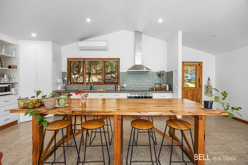 27 Forest Road, Wesburn, VIC 3799