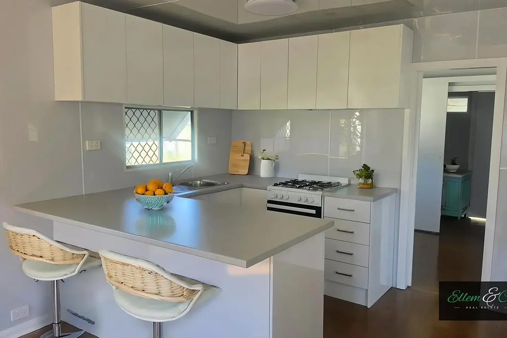 Warilla 2 Slaapkamer Neat and complete!