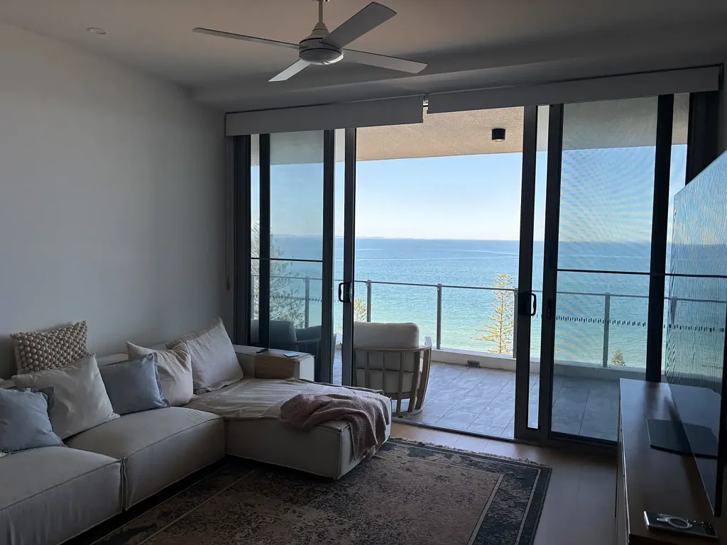 Luxury Beachside Living With Spectacular Moreton Bay Views!