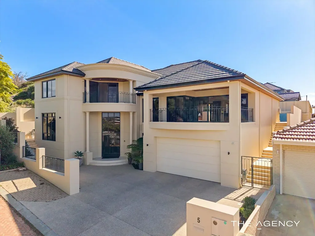 Coogee 4ห้องนอน Multi-level high quality family home