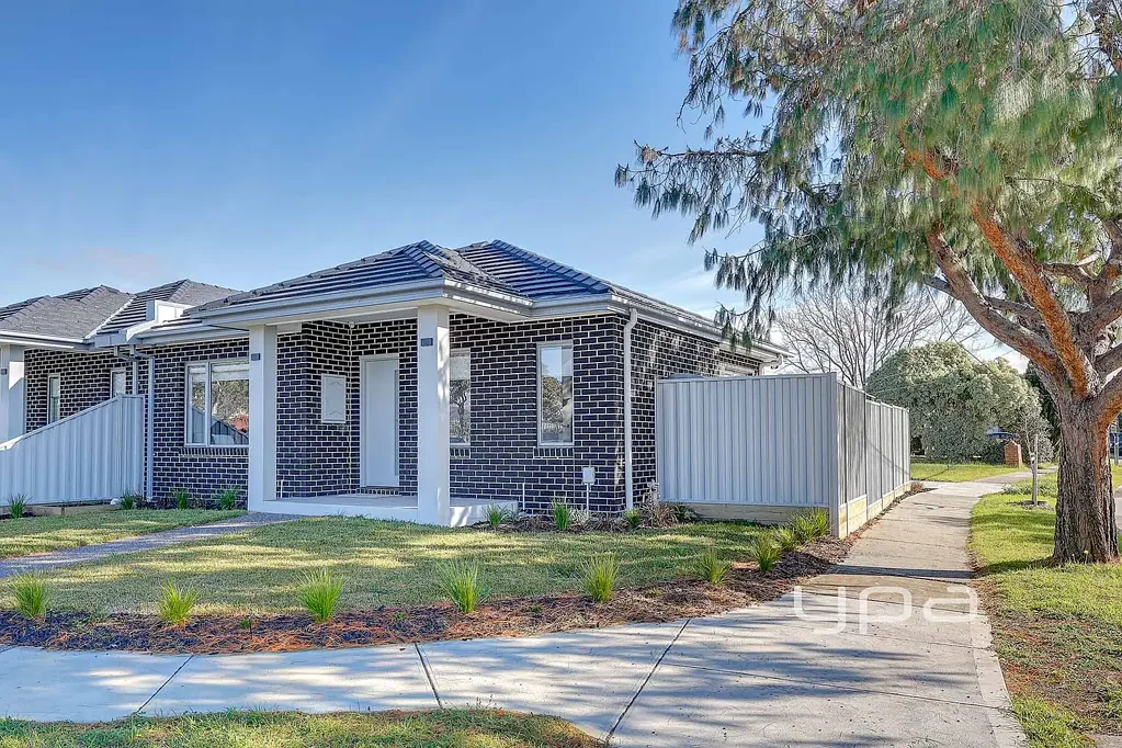 4 Prior Avenue, Gladstone Park, VIC 3043