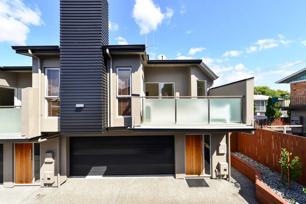 Hamilton Central 3 Bedroom More to Manning Than Meets the Eye