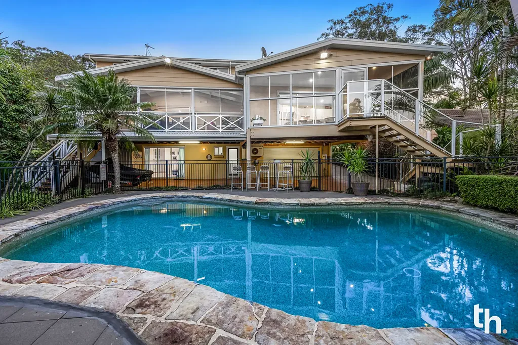 Eleebana 7房  Tennis Anyone? It’s Game, Set, and Match at this Family Oasis