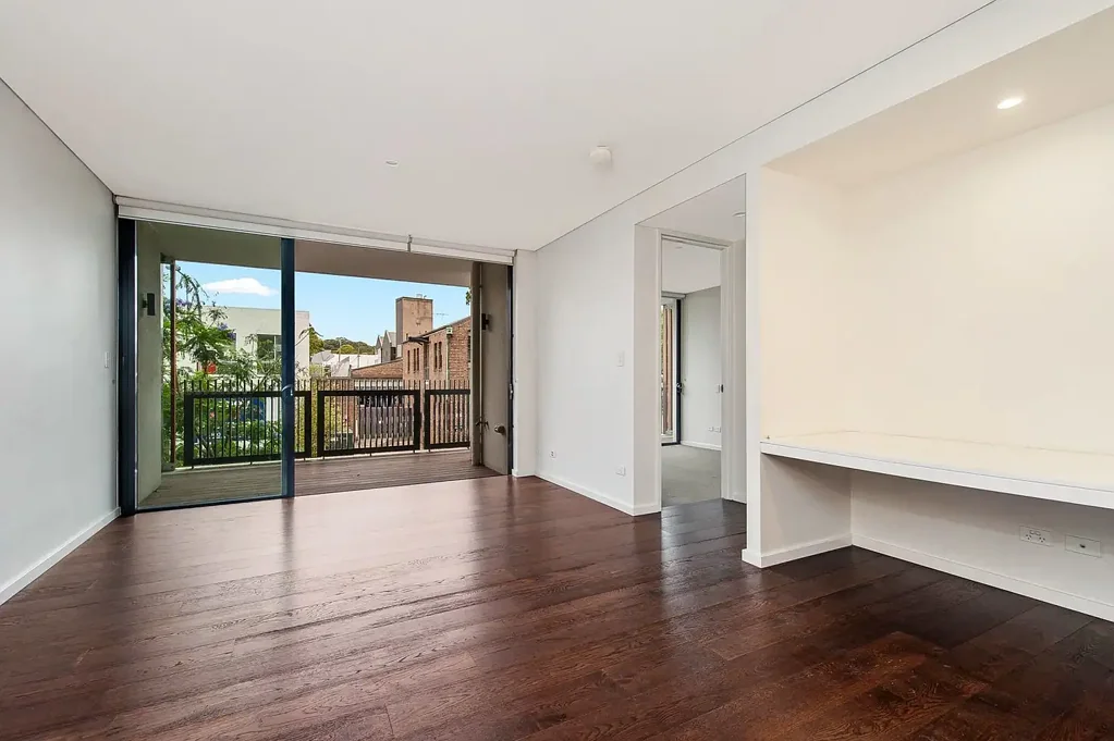 Top Floor Contemporary Living Meets Ultimate Convenience - Cargo Lane