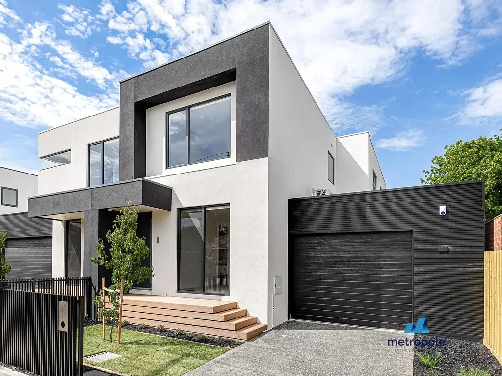 STAND OUT TOWNHOUSE