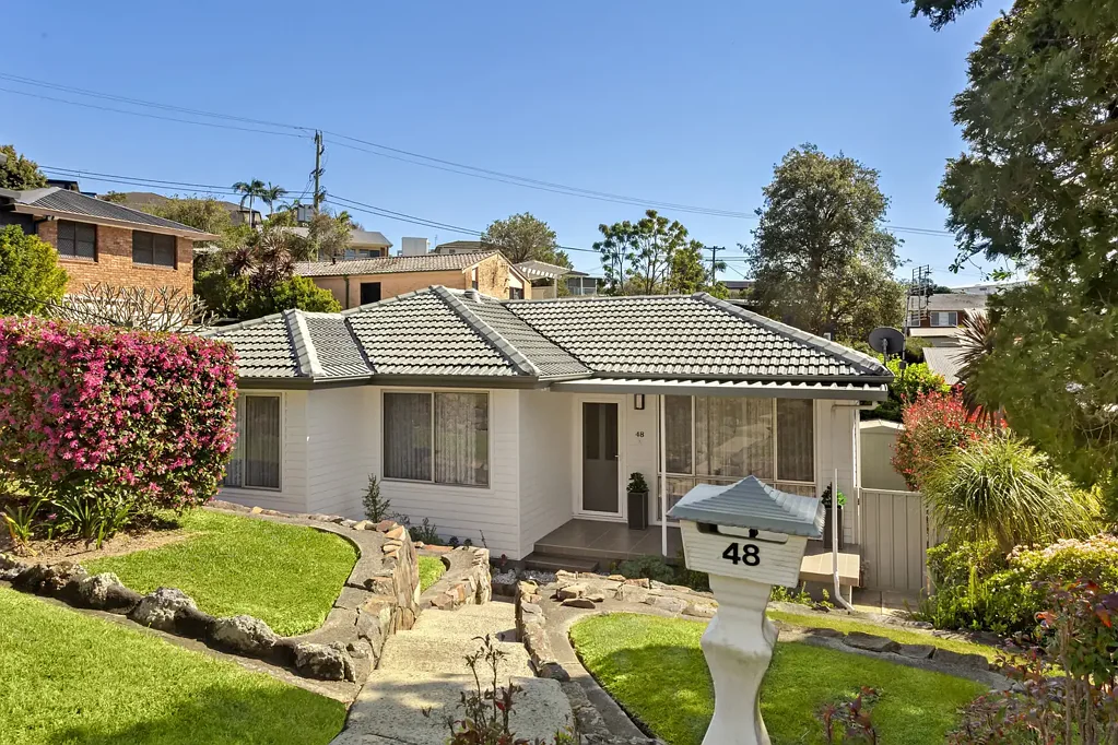 Merewether Heights 3Kwarto The Entertainer's Playbook: Space, Location and Potential
