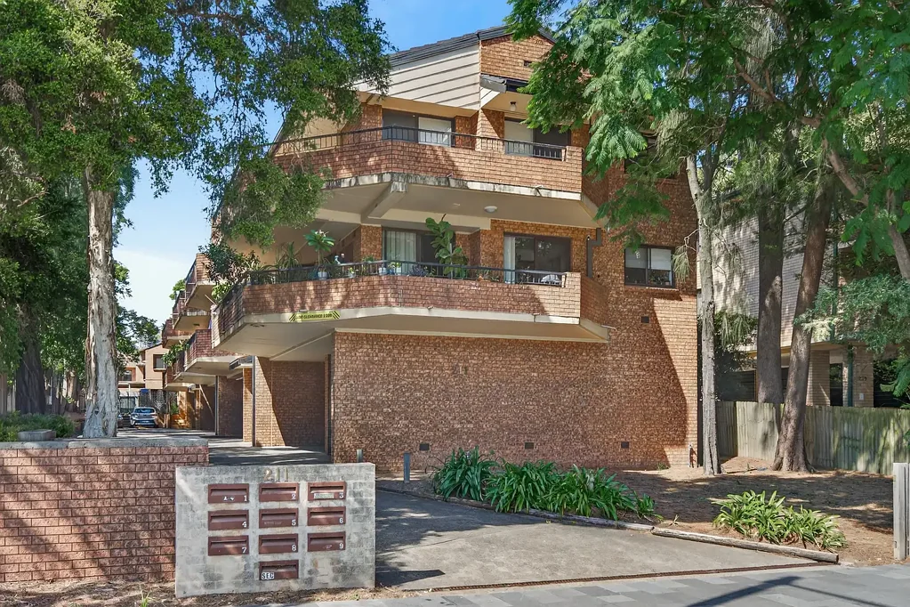 4/211 Hawkesbury Road, Westmead, NSW 2145