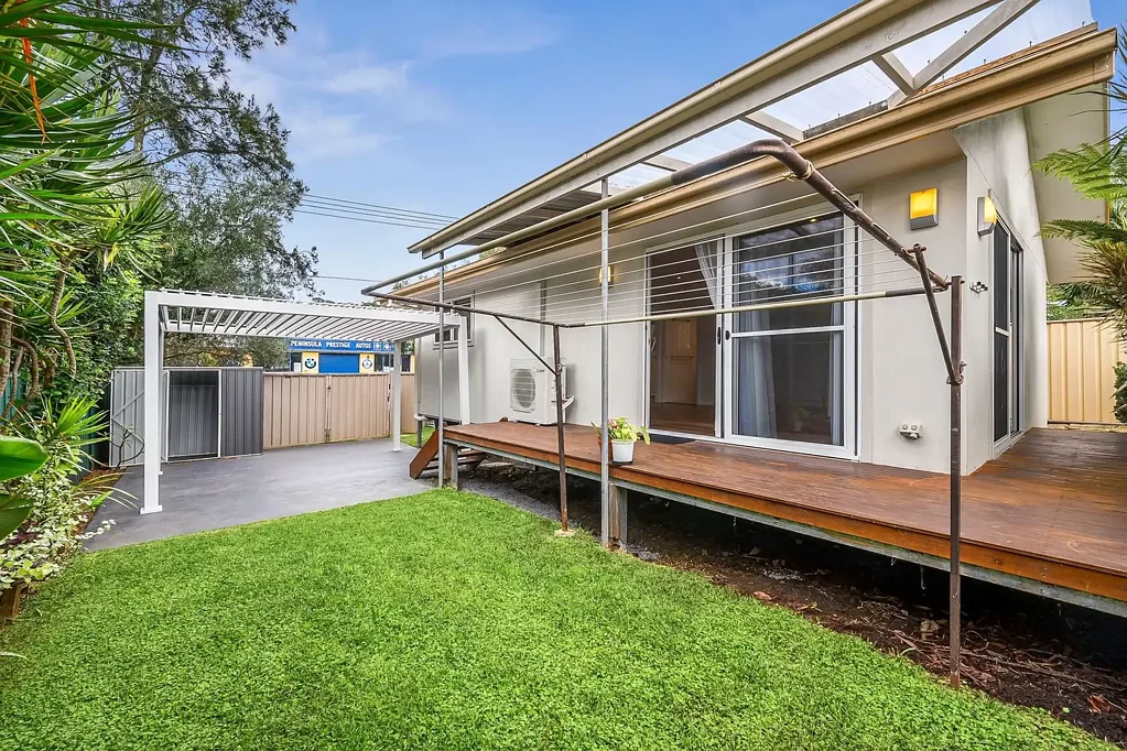 Light-Filled Garden Flat Offering Comfort, Convenience & Style