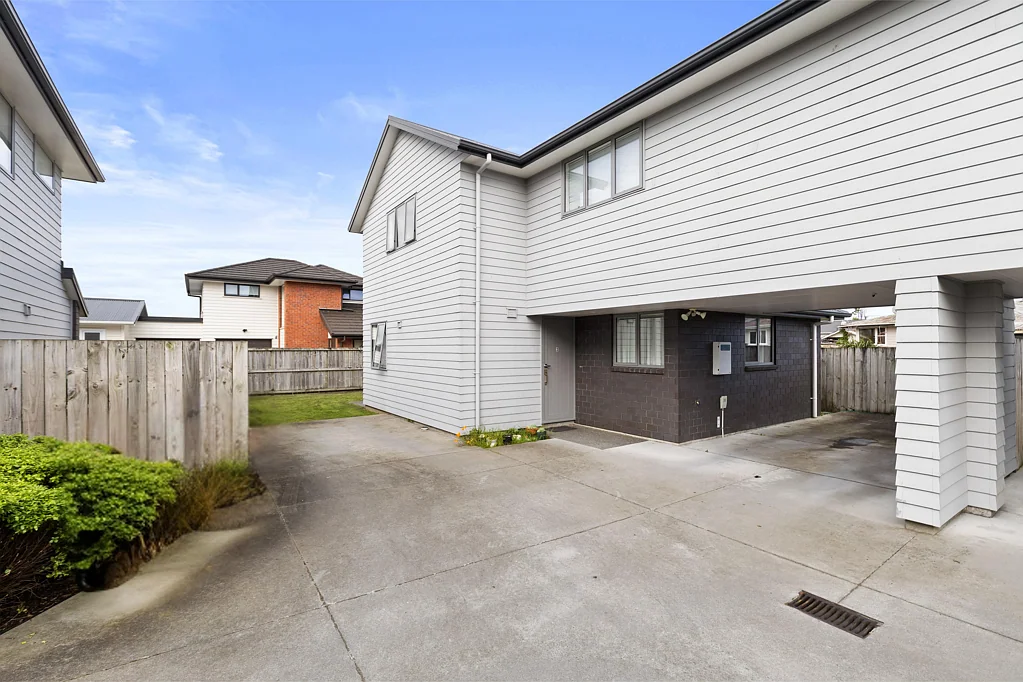 Melville 4房  Freehold Hospital Zone - 7.4% yield