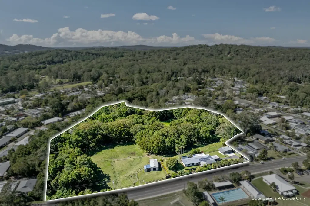 Mooloolah Valley 5 Bedroom 8-Acre Family Adventure Oasis - Just 1 Minute from Town
