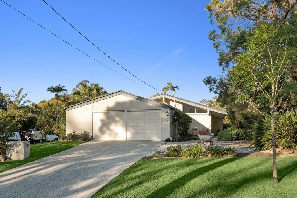 2 Roxburgh Street, Kenmore, QLD 4069
