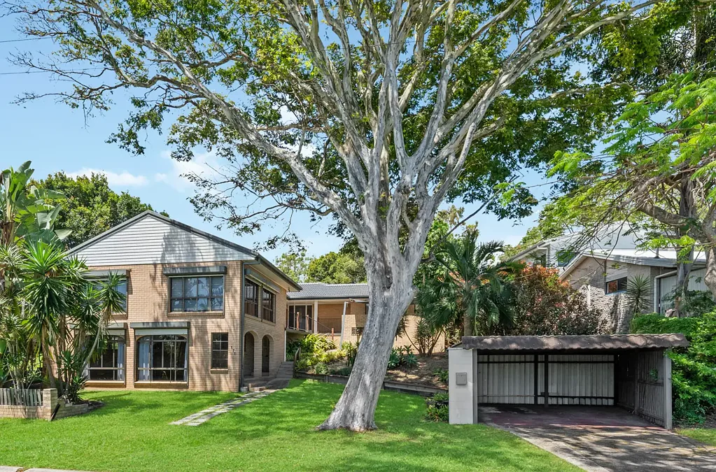 A Bayside Sanctuary with Space, Style & Stunning Sunrises