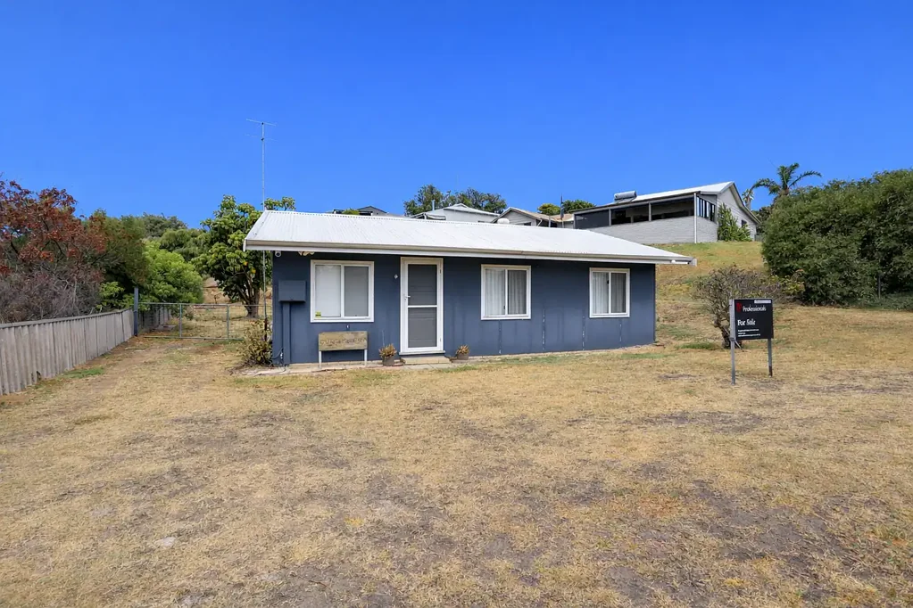 4 Hughes Road, West Beach, WA 6450