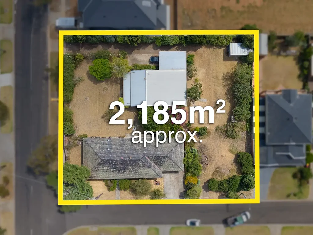 Werribee 7Moenga Amazing investment or development potential (STCA) !