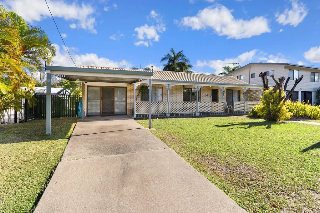 Norman Gardens 3ห้องนอน Exceptionally Well-Kept Low-Set Home in Norman Gardens