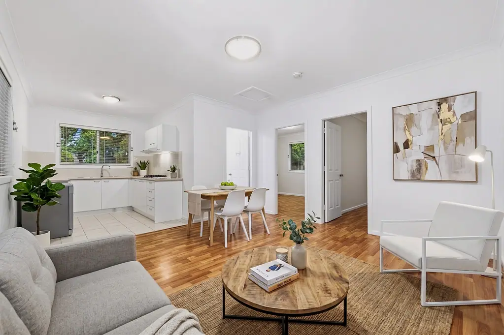 Charming 2-Bedroom Granny Flat in Prime Location Close to All Amenities- access from Albion Street (Water and Gas included!! )