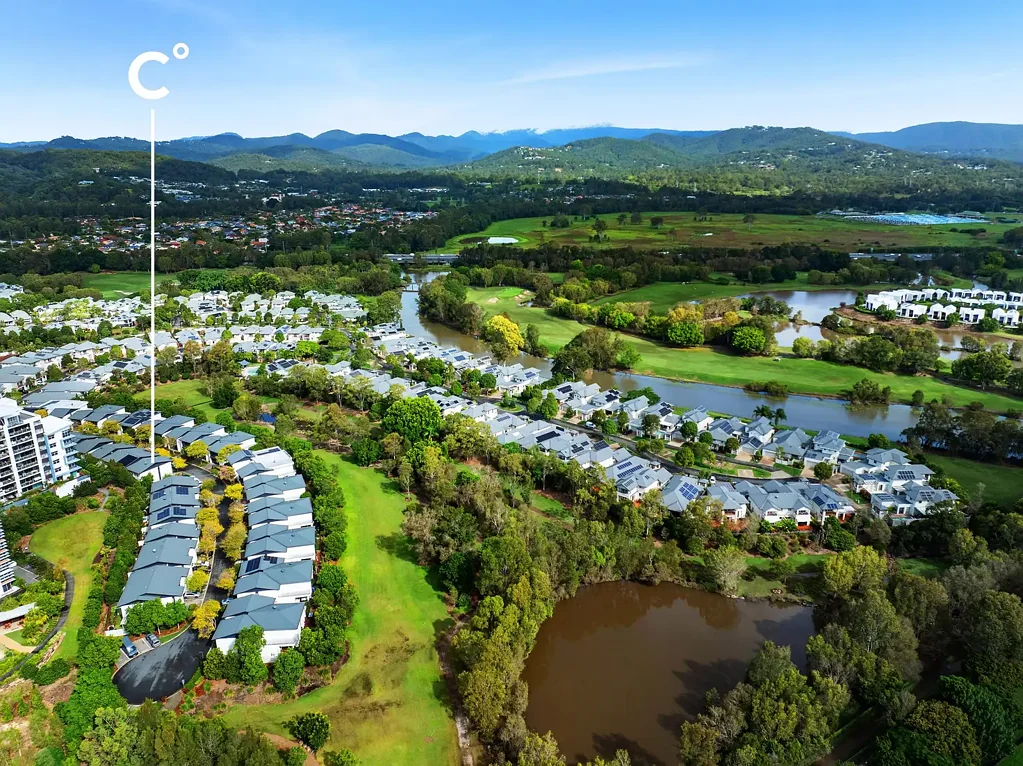 Robina 3ห้องนอน Secure, Low Maintenance Townhouse in the Heart of Robina