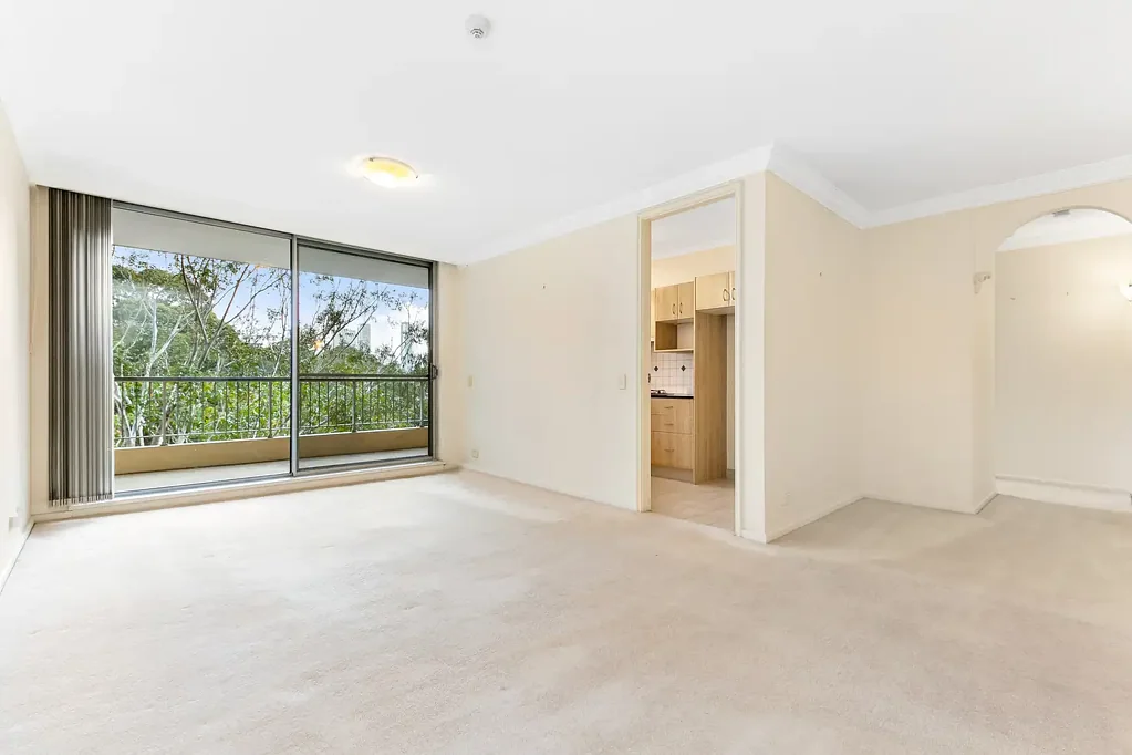 EXCELLENT LOCATION TRANQUIL SETTING