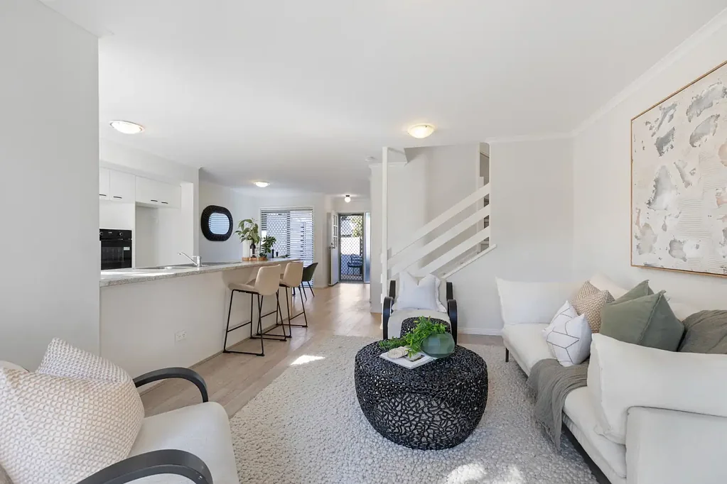 Robina 3房  Contemporary Townhouse Living in the Heart of Robina