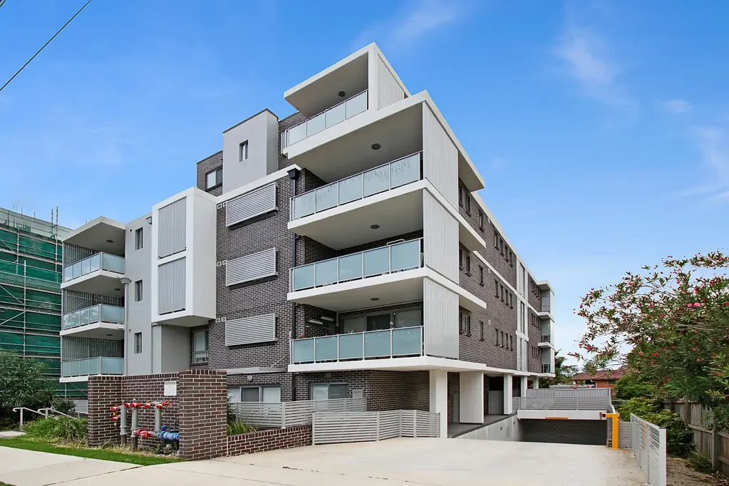 Near New One Bedroom Apartment in Ideal Location