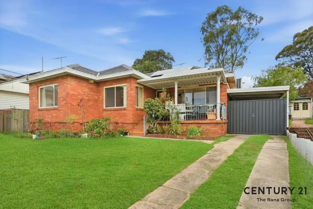 Blacktown 3Phòng ngủ Prime Hospital Precinct Location with Granny Flat & Duplex Potential (STCA, CDC)