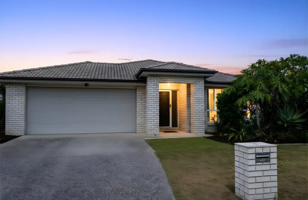 27 Walnut Crescent, Lowood, QLD 4311