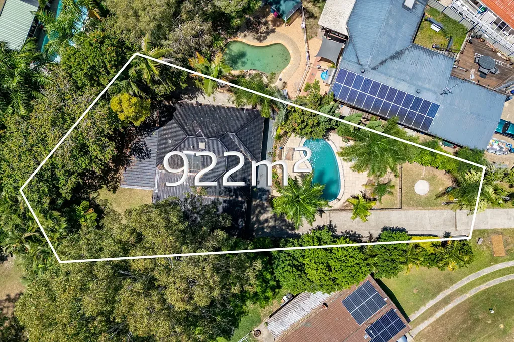 9 Galli Crescent, Carrara, QLD 4211