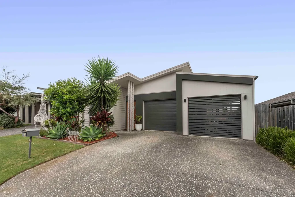 10 COLDSTREAM STREET, Pimpama, QLD 4209