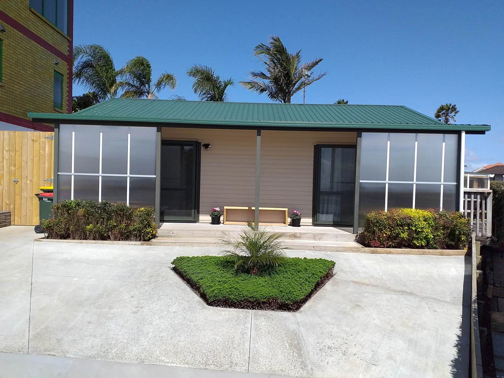 Elevated 2-Bedroom HomeStunning Views·Secure·...