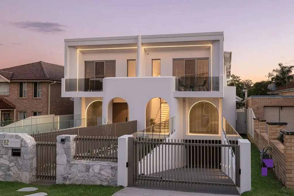 Greenacre 5ਬੈੱਡਰੂਮ Landmark residence of architectural brilliance and timeless prestige with basement parking and inground pool